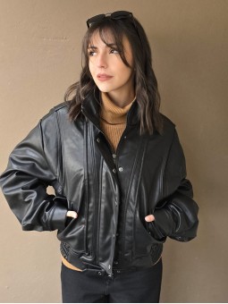 Campera Essential Negro